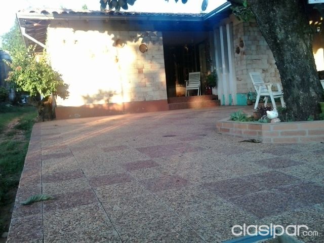 VENDO CASA EN ITAUGUA, UBICACION PRIVILEGIADA — foto 2