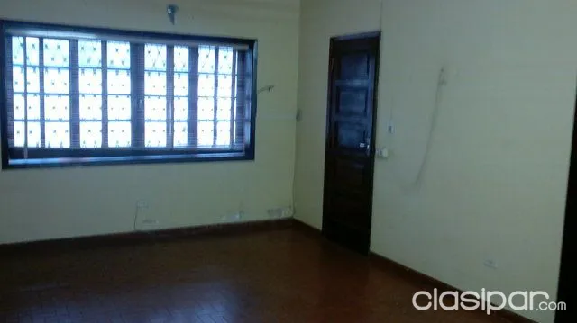Amplia casa en el centro de San Lorenzo. — foto 3