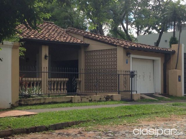 Casa a dos cuadras de Santa Teresa. — foto 2