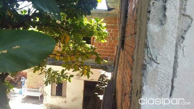 Regalo gigante casa en esquina frente a la UCA...verlo es comprarlo — foto 3