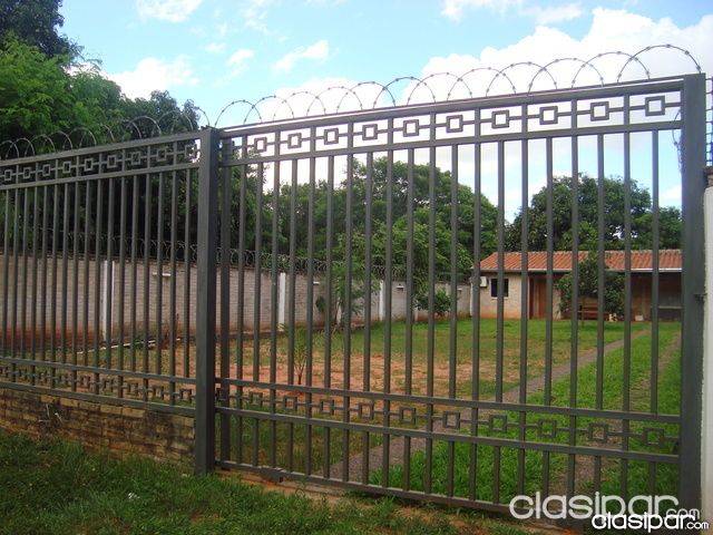 VENDO CASA EN EL BARRIO SAN MIGUEL DE LA CIUDAD DE SAN LORENZO, A TAN SOLO GS. 250.000.000 — foto 2