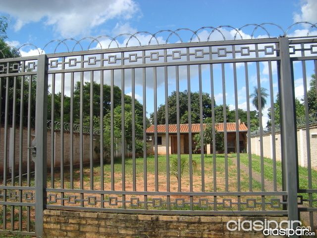 VENDO CASA EN EL BARRIO SAN MIGUEL DE LA CIUDAD DE SAN LORENZO, A TAN SOLO GS. 250.000.000 — foto 3