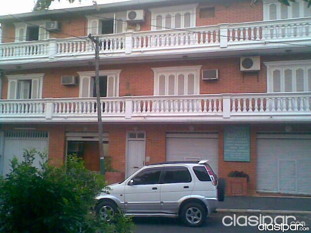 VENDO EDIFICIO CON DEPARTAMENTOS Y SALONES COMERCIALES!! — foto 2