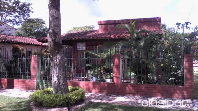 VENDO HERMOSA CASA EN CAAGUAZU — foto 3
