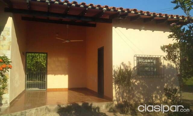 Vendo una casa en Arroyo y Esteros — foto 2
