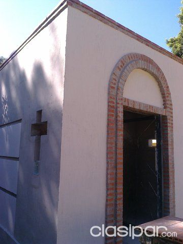 PANTEÓN LUJOSO EN CEMENTERIO DE CAACUPÉ — foto 2