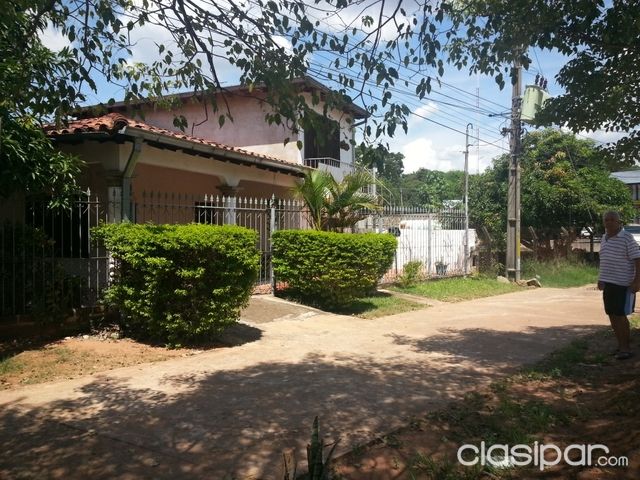 Vendo Espectacular Casa de dos platas En esquina ubicada en Ñemby (Sobre Avda. Principal) — foto 2