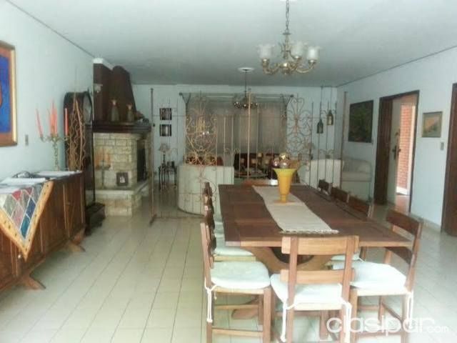 VENDO HERMOSA RESIDENCIA - ZONA BANCO CENTRAL — foto 2
