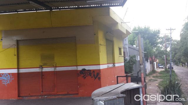 CASA CON SALON COMERCIAL SOBRE CHOFERES DEL CHACO! — foto 3