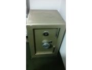 VENDO CAJA FUERTE DE HIERRO