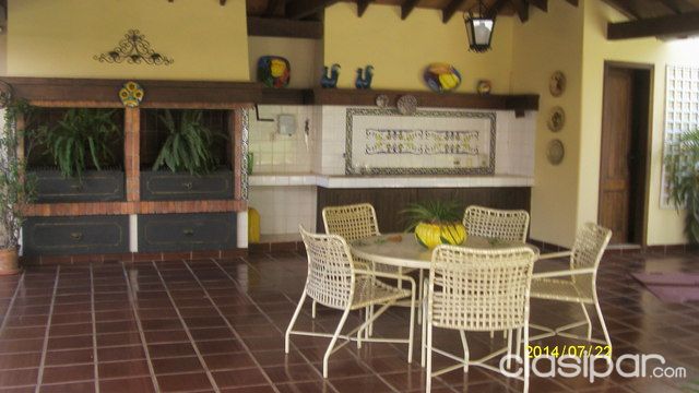 VENDO FINA Y LUJOSA RESIDENCIA ZONA TRINIDAD — foto 3