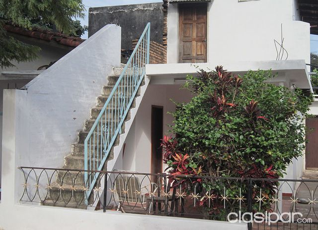 VENDO CASA EN INMEJORABLE UBICACIÓN — foto 3