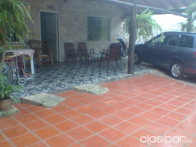 Vendo Casa a 2 Cuadras de Materno Loma Pyta — foto 2