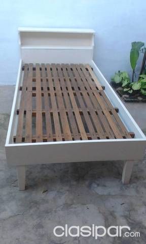 Cama 1m x 2m con estante en la cabecera — foto 2
