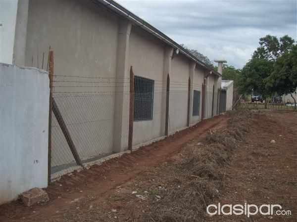 REMATO SALON B. SAN MIGUEL CAACUPE MUY BUENA UBICACION PARA CUALQUIER EMPRENDIMIENTO — foto 2