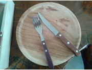 Platos, tablas,Baul kit asador