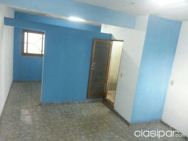 Alquilo piezas 8x4 con baño privado — foto 2