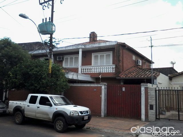 Inmobiliaria Esteche les ofrece una hermosa casa en Herminio Gimenez y Bullo — foto 2