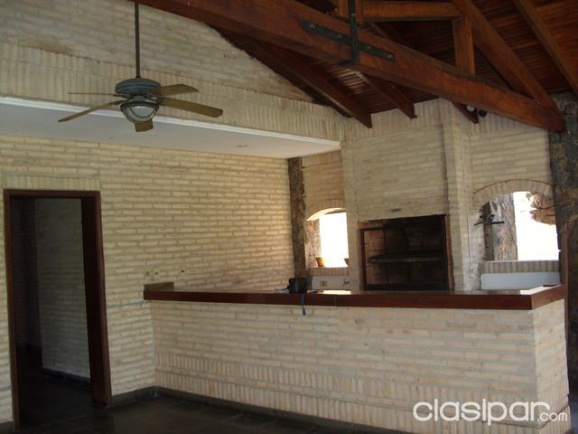 Alquilo hermosa casa en Asunción Bº Ycua Sati — foto 3