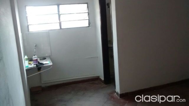 CASA PEQUEÑA GS. 800MIL ZONA MERCADO 4 — foto 3