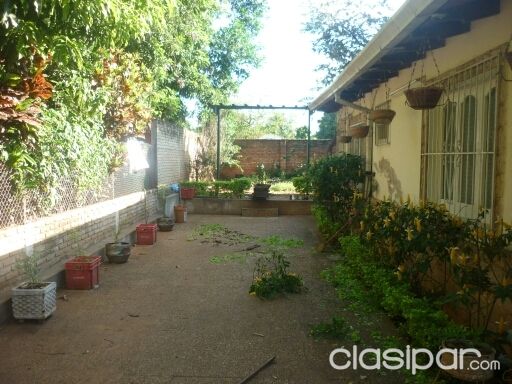 VENDO CASA EN SAN LORENZO (2 DORM, 1 SALA, 1COSINA TODO AMOBLADO )TRATAR SRA. TOMASA — foto 3