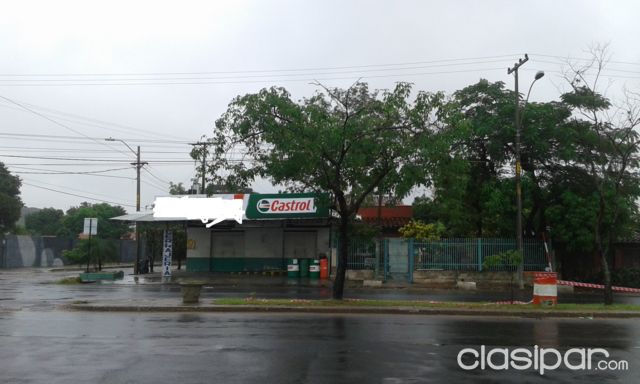 VENDO CASA EN UNA ESQUINA CON EXCELENTE UBICACION — foto 2