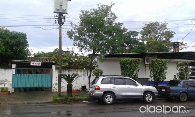 VENDO CASA EN UNA ESQUINA CON EXCELENTE UBICACION — foto 3