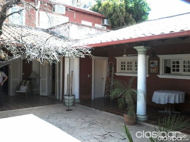 Inmobiliaria Esteche les ofrece una hermosa casa en Herminio Gimenez y Bullo — foto 3