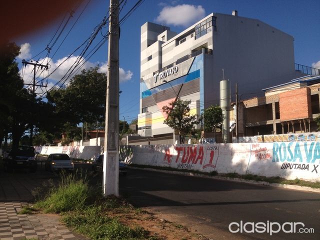 Vendo en gran oferta especial terreno sobre AVDA FELIX BOGADO A 4 CUADRAS DE 5TA AVDA total 424m2 — foto 2