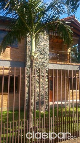 VENDO CASA DE DOS PLANTAS EN CENTRO DE LIMPIO — foto 2