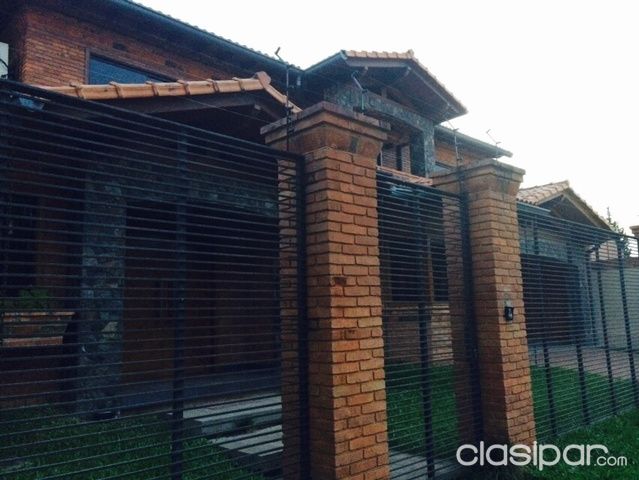 ALQUILO Fina Residencia en Zona Colegio Goethe — foto 2