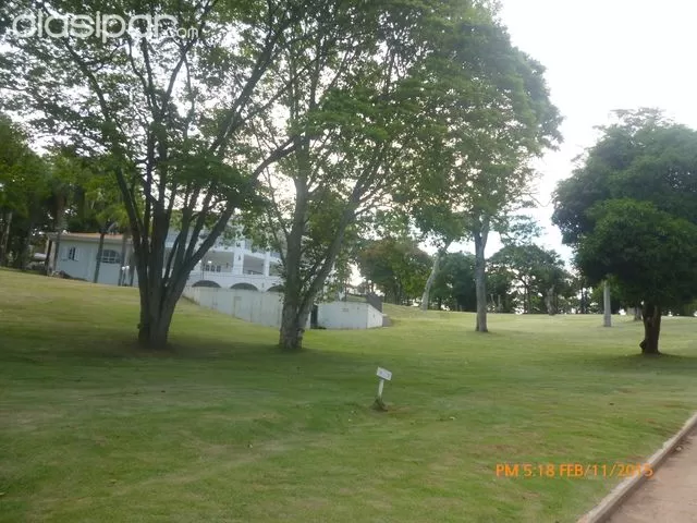 VENDO UN TERRENO EN EL PARANA COUNTRY CLUB — foto 2