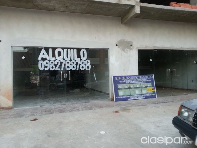 ALQUILO SALONES COMERCIALES A UNA CUADRA DE MCAL. LOPEZ, SOBRE GUIDO SPANO, EN LA MANZANA DEL MEMORIAL — foto 2