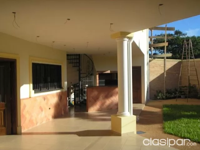 ALQUILO Residencia de 4 dormitorios zona Mburucuya cpiscina!!! — foto 2