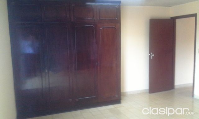 AMPLIO DPTO. DE 02 DORMITORIOS, UNO EN SUITE, CON PLACARES, Y DOS BAÑOS, UNA COCHERA, B° VISTA ALEGRE - ASUNCION — foto 2