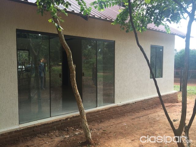 CASA EN LUQUE - AREGUA. Entrega Gs. 75.000.000 — foto 2