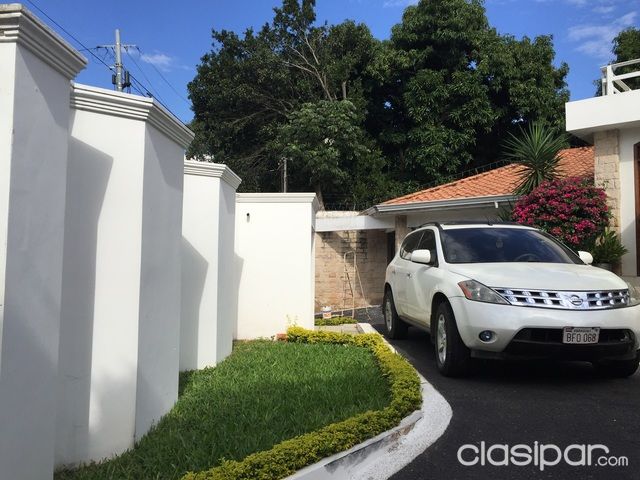 Venta de hermosa casa con terreno de 996m2 y 600m2 construidos — foto 2