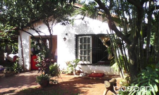 Vendo casa en 4°barrio Luque — foto 2