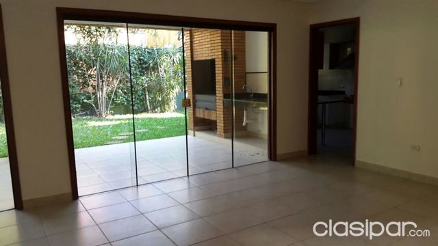 Alquilo Casa Amplia en Barrio Cerrado – Villa Morra — foto 2