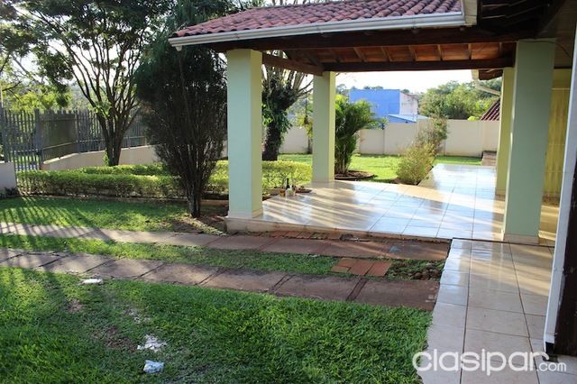 CASA EN AREA 8 - CIUDAD DEL ESTE — foto 2