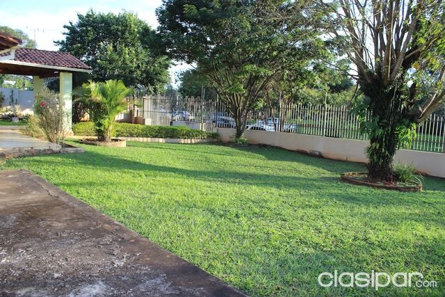 CASA EN AREA 8 - CIUDAD DEL ESTE — foto 3