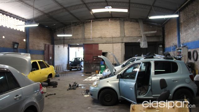 ALUCINANTE PROPIEDAD, TODA UNA INVERSION (SALON, CASA Y DEPOSITO) A LA VEZ!! — foto 3