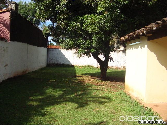 VENDO TERRENO ESPECIAL PARA DUPLEX A PASOS DE MCAL LOPEZ — foto 2