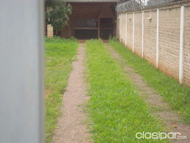 VENDO HERMOSA CASA EN EL BARRIO SAN MIGUEL A PASOS DE LA AVDA. MCAL. LOPEZ — foto 3