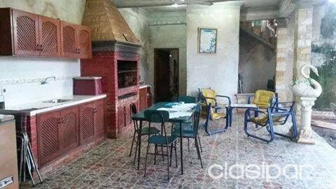 VENDO ESTA CASA EN 2 TERRENOS. EN EL B. MBURUCUYA BARATO POR PROBLEMA DE SALUD. 40X40 =1600 Mts.2 CDO. — foto 2