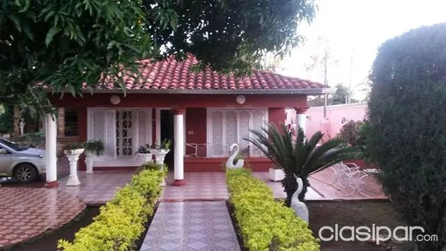 VENDO ESTA CASA EN 2 TERRENOS. EN EL B. MBURUCUYA BARATO POR PROBLEMA DE SALUD. 40X40 =1600 Mts.2 CDO. — foto 3