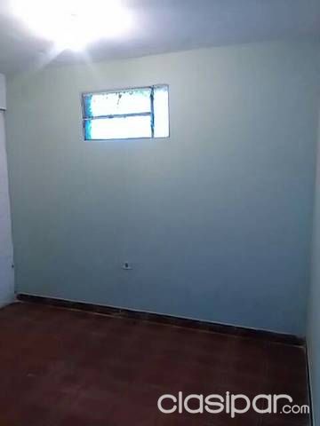 Alquiló modesto departamento — foto 2
