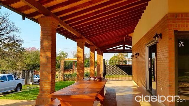VENDO HERMOSA Y AMPLIA RESIDENCIA EN LUQUE ZONA RAKIURA — foto 2