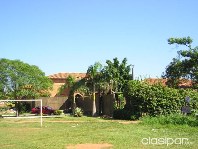 VENDO AMPLIA Y CONFORTABLE CASA EN SAN LORENZO — foto 3