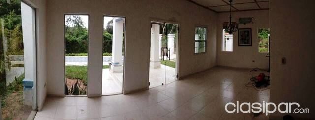 VENDO HERMOSA RESIDENCIA ZONA YACHT — foto 2